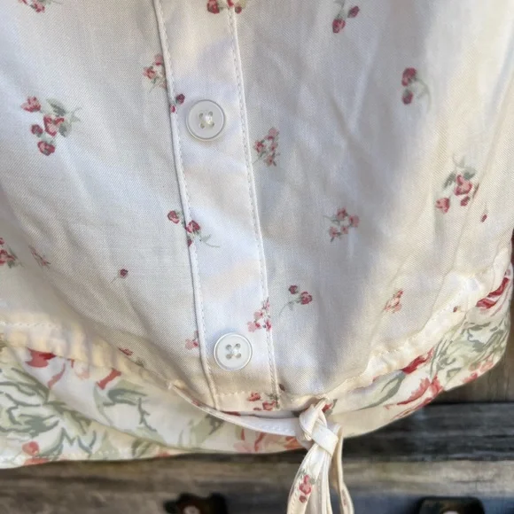 👗Torrid Pippa Floral cloud dancer Women's top - Picture 4 of 8